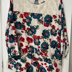 Van Heusen women’s size large top